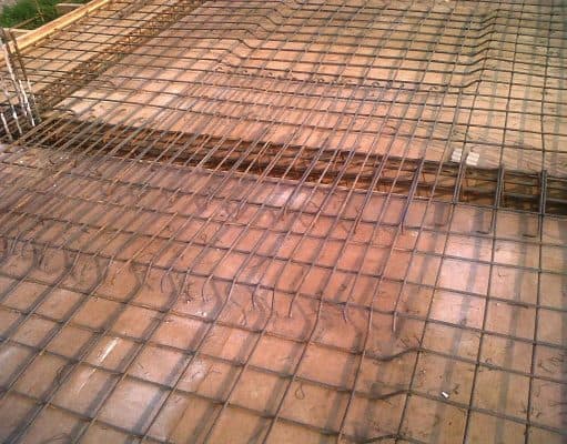 Pelat Monolit vs Pelat Tidak Monolit